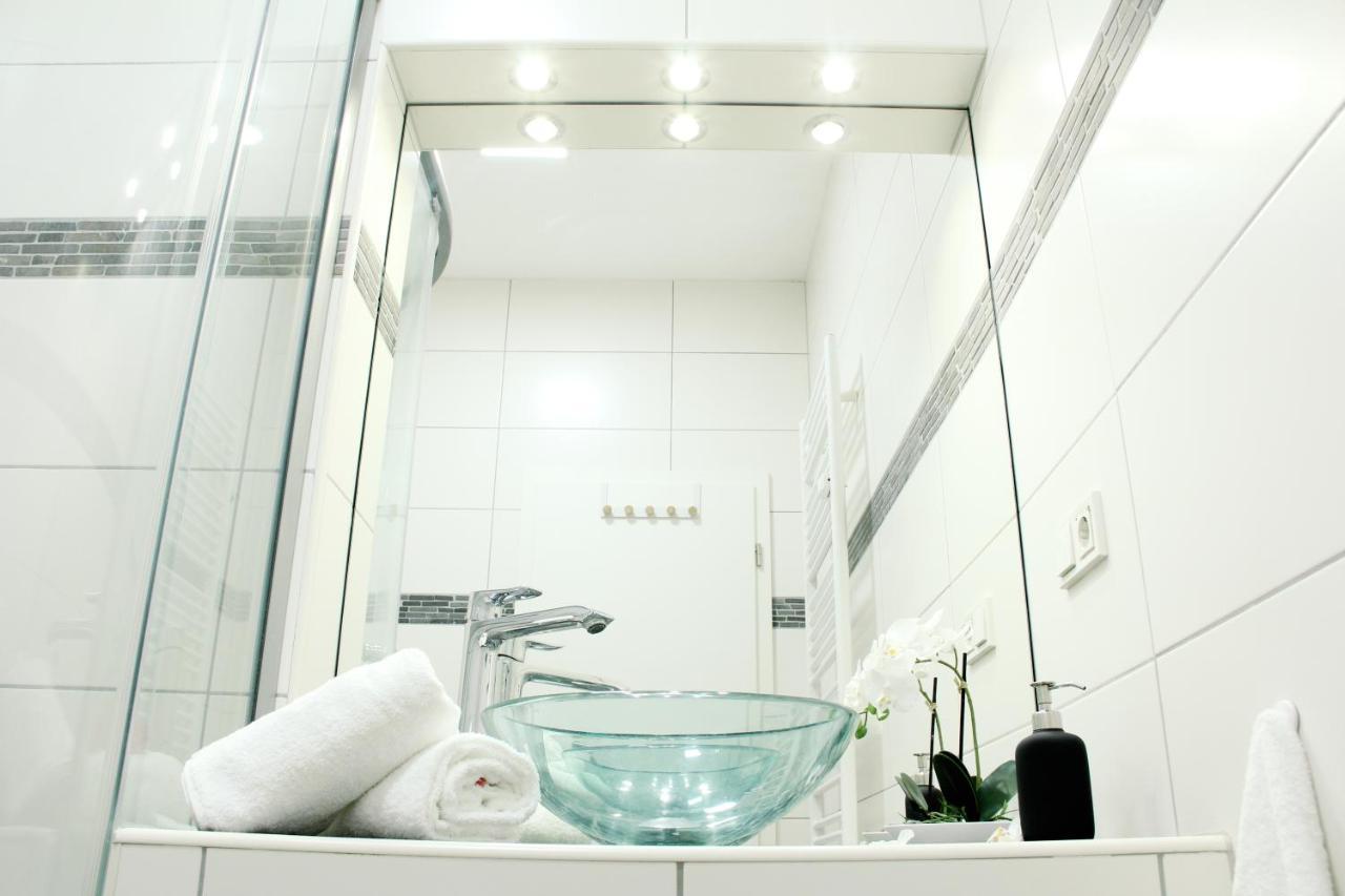 Secret Hideaways Cozystudio Superior Apartments Mit Wifi L 450M Bis Uni L Messe L Flughafen L Zoo Duisburg Ngoại thất bức ảnh